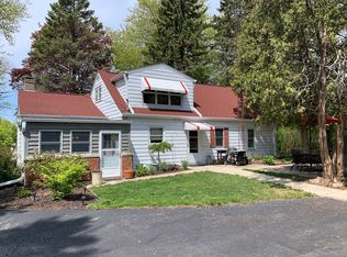 913 Emmertsen Rd S, Racine, WI 53406