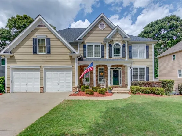 5111 Cabot Creek Dr, Sugar Hill, GA 30518