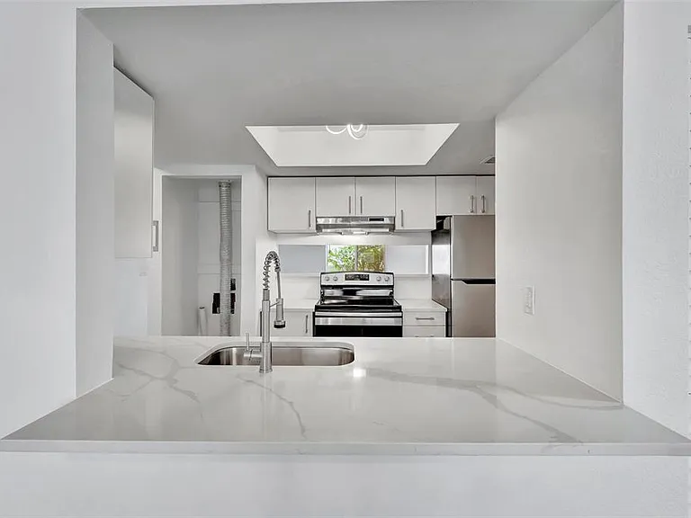 9940 7th Way N #101 — Photo 14
