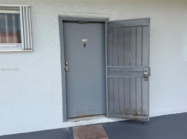 11307 SW 200th St APT 111B