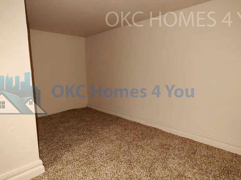 606 Garrison Ln — Photo 23