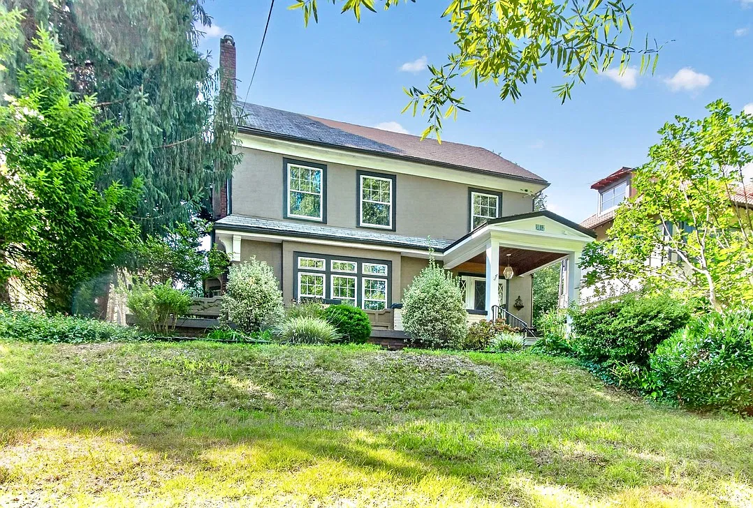 5 bed, 4.5 bath, 3501 sqft, $6,500 — Photo 1