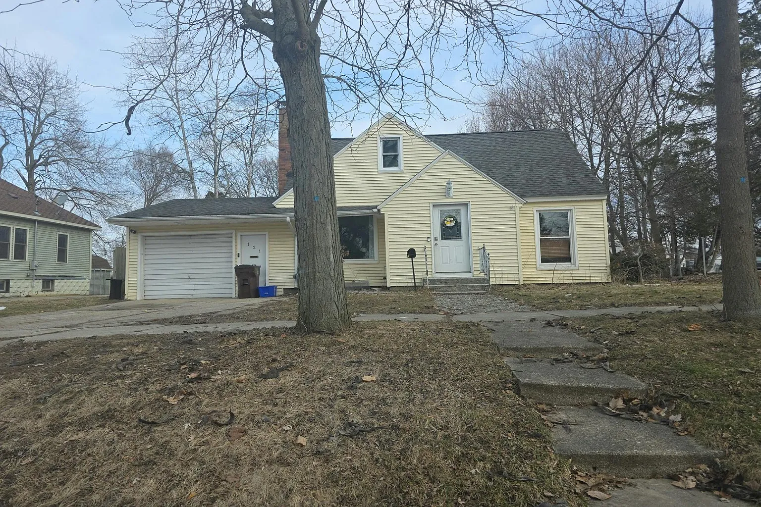 121 E Pine St photo 1