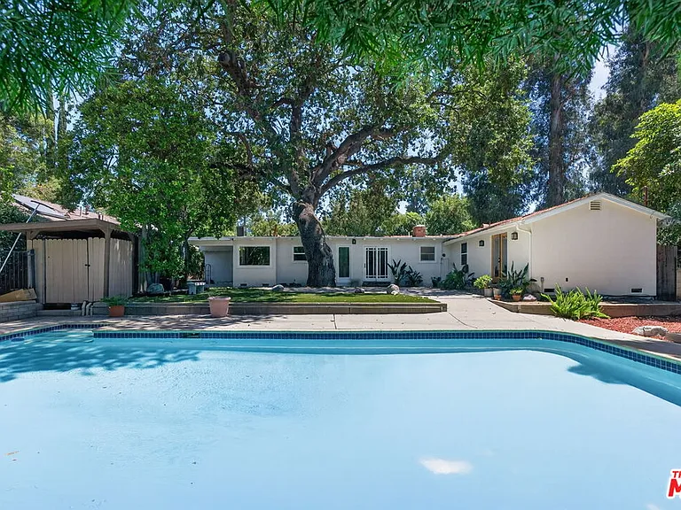 21309 Ibanez Ave — Photo 4