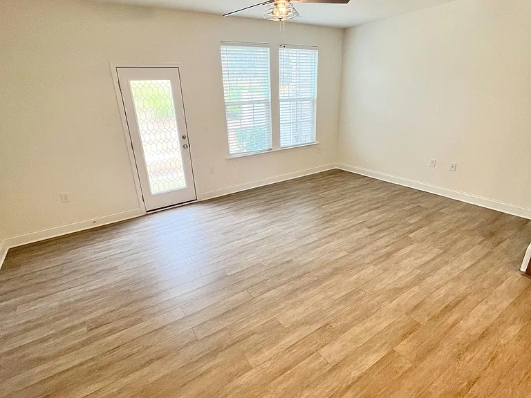 1429 Scholar Dr — Photo 4