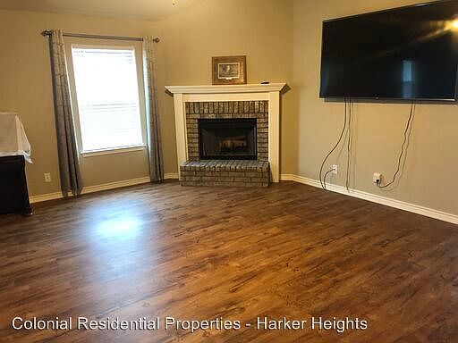 3rd image of 6306 Castle Gap Dr