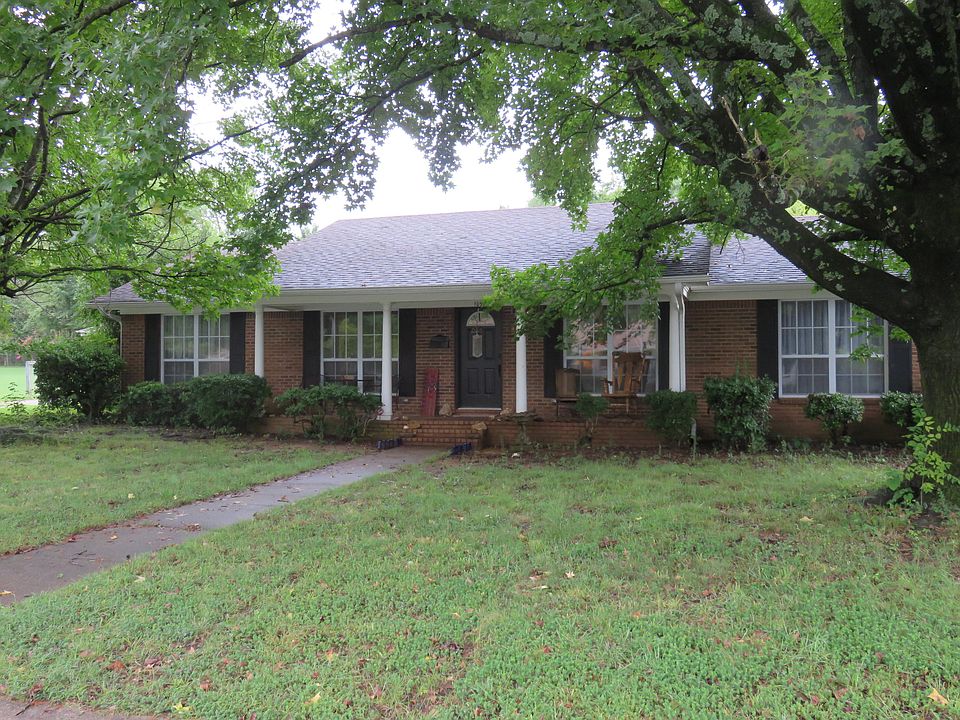 1st image of 109 S Circle Dr
