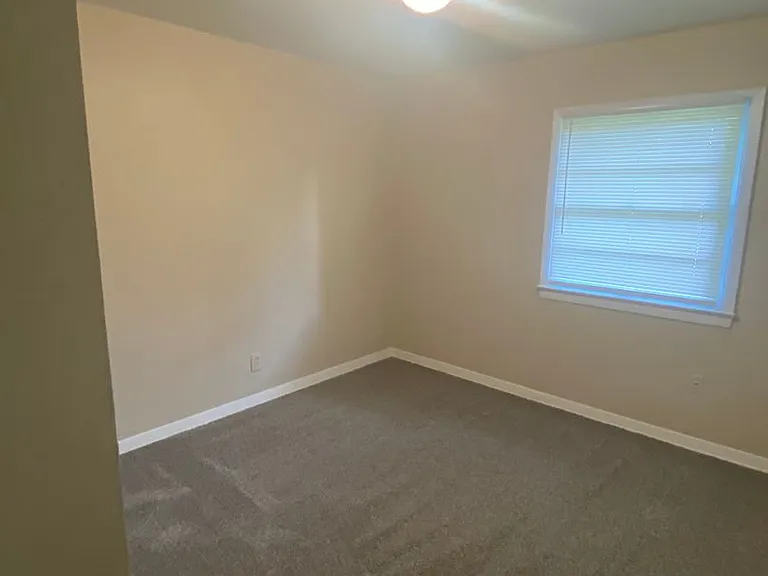 10705 Grafton Hall Rd — Photo 8