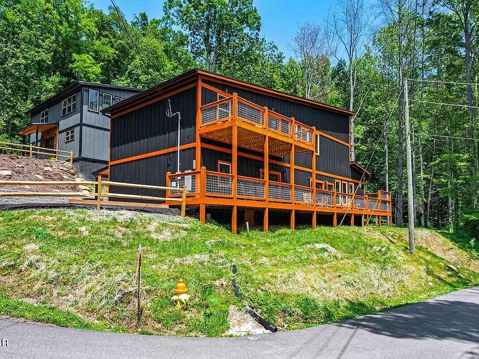 1st image of 450 Winfield Heights Rd