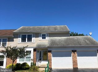 10 Green Meadow Ct, Newark, DE 19711