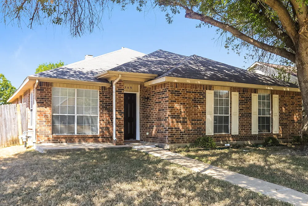 3 bed, 2.0 bath, 1647 sqft, $2,270 — Photo 3