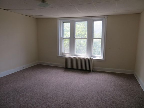 3rd image of 231 S 44th St Floor 3