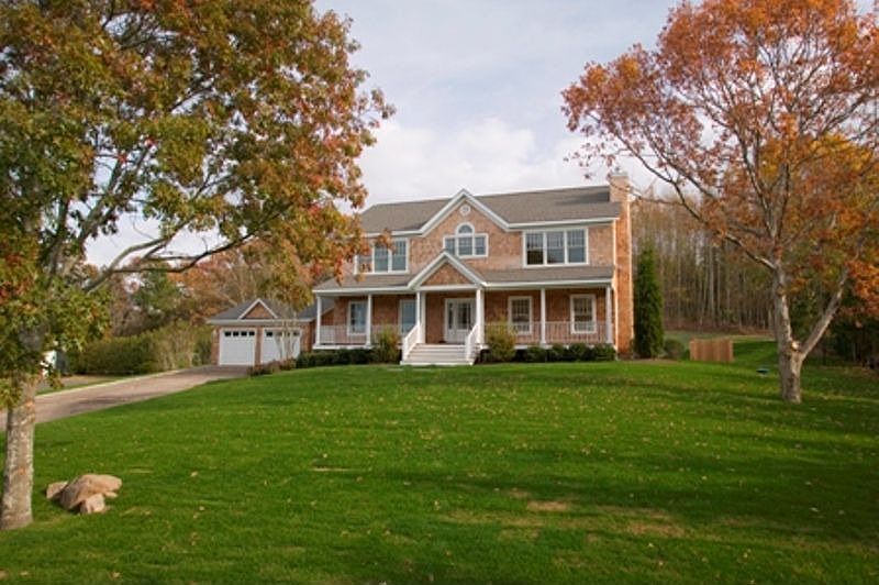 1st image of 26 Underhill Dr