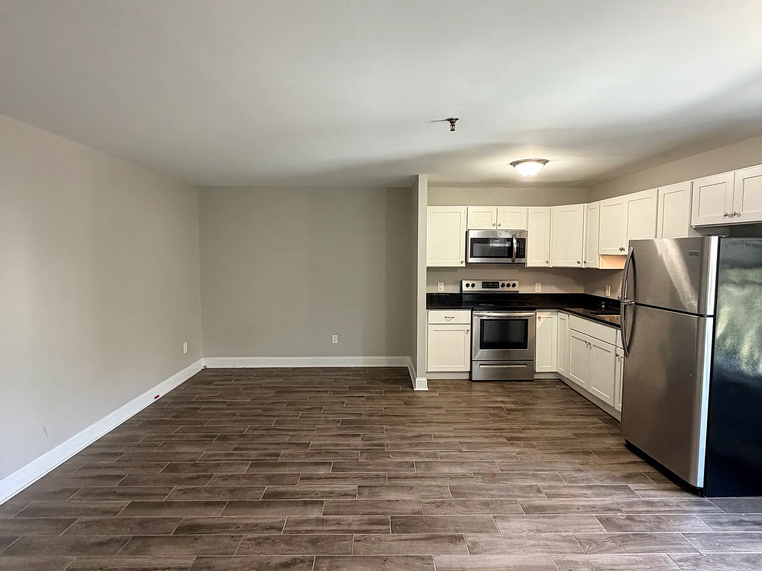 1 bed, $1,400 — Photo 2