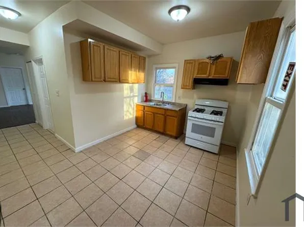 38 Park St #2, Jersey City, NJ 07304