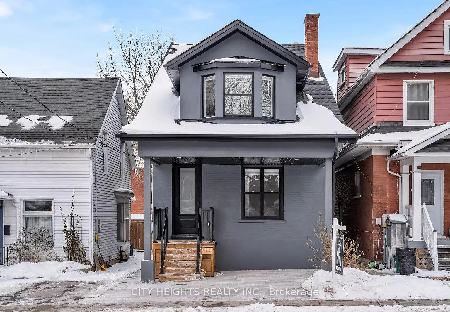 5 bed, $2,400 — Photo 1