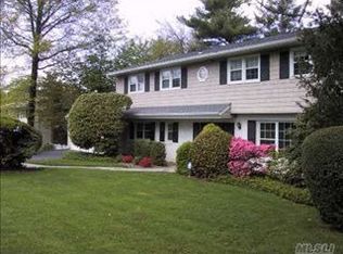30 Chestnut Rd, Manhasset, NY 11030