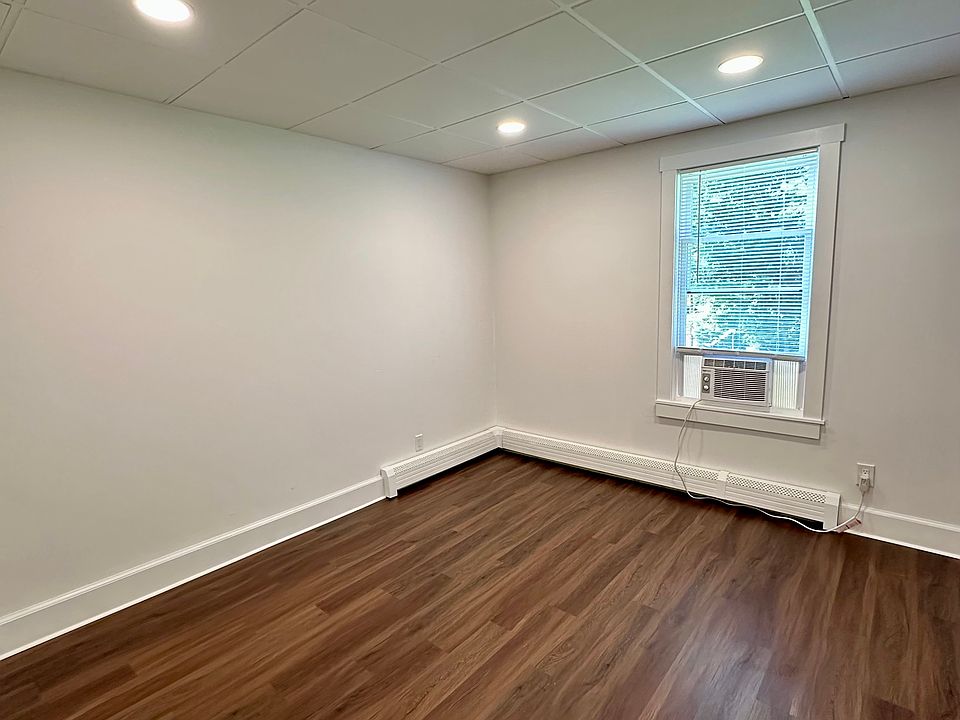 1st image of 22 Brook St #1