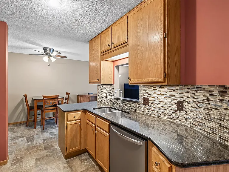14316 Estates Ave — Photo 9