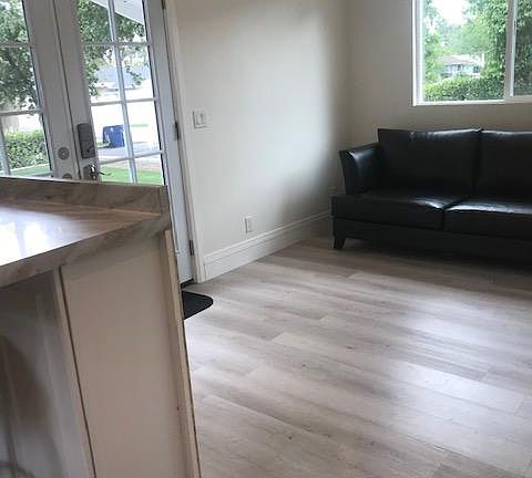 3rd image of 22154 Del Valle St