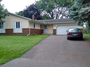 2218 Beam Ave E, Maplewood, MN 55109