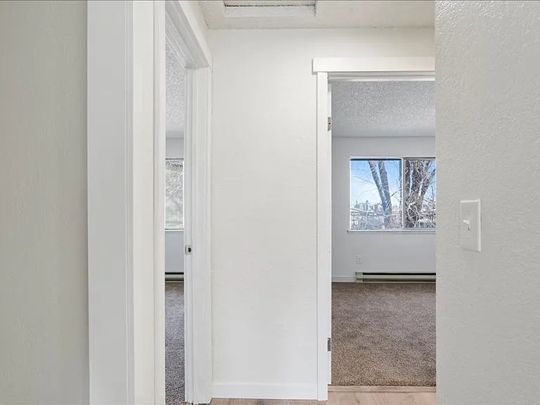 Kamden Court — Photo 12
