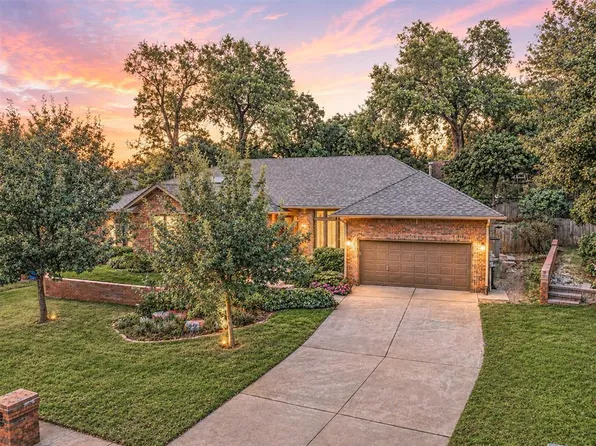 2004 N Ridgecrest Dr, Edmond, OK 73034