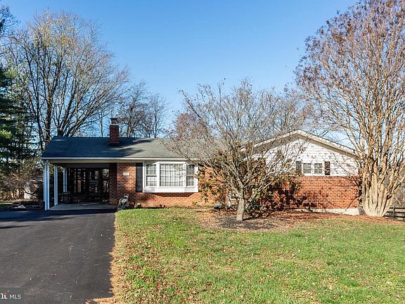 2nd image of 6122 Rolling View Dr