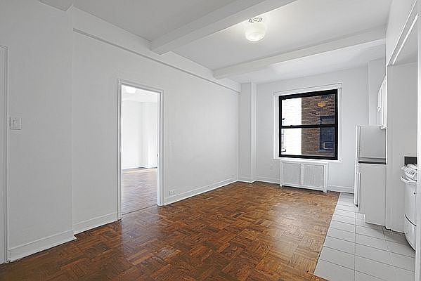 1st image of 160 W 71st St APT 16C