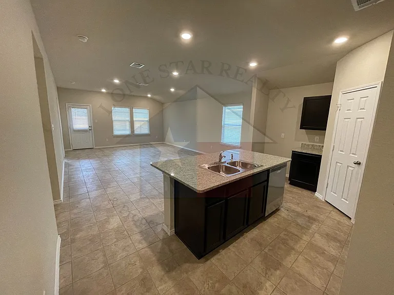9601 Murandy Dr — Photo 4