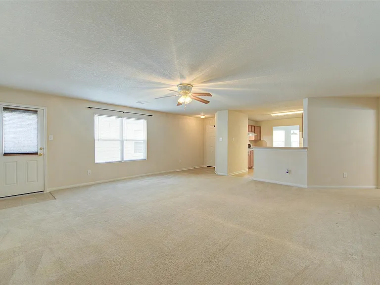 3639 Barkers Crossing Ave — Photo 6