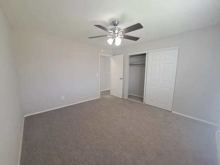 Corinthian Apartments — Photo 38