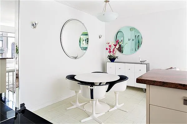 Sold by Bank Neary | media 10