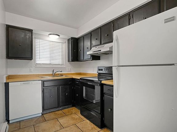 1 Bedroom Apartments Available Now!! Move In Today with Approved Application.
