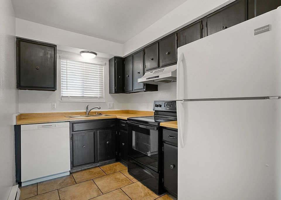 1 Bedroom Apartments Available Now!! Move In Today with Approved Application.