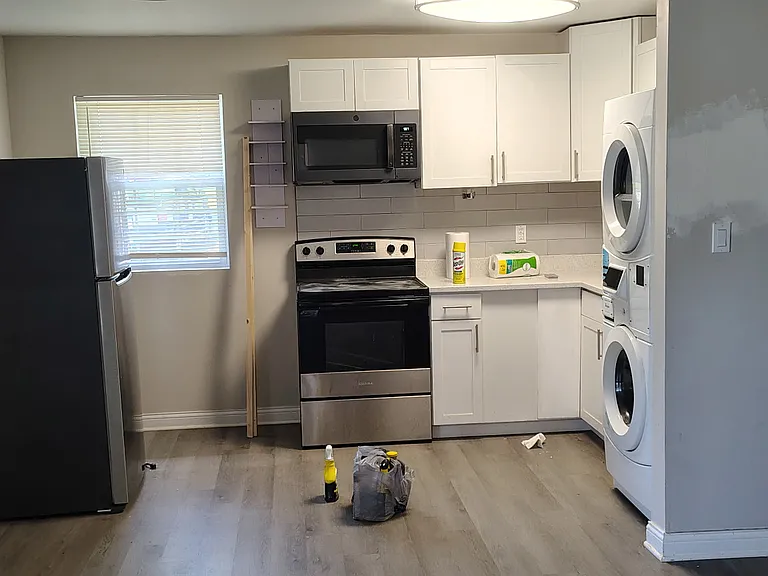 710 W Mill St #1 — Photo 6