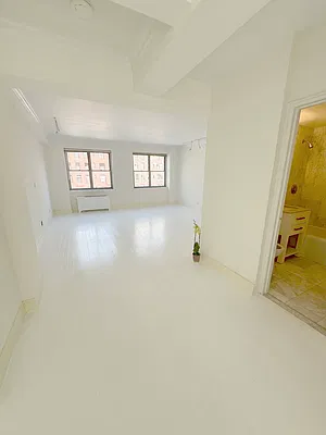 Rented by YKLL LLC | media 3