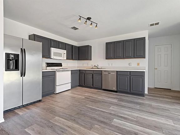 Kitchen - there is a brand new stainless steal oven/stove but I haven't got the new pictures yet!