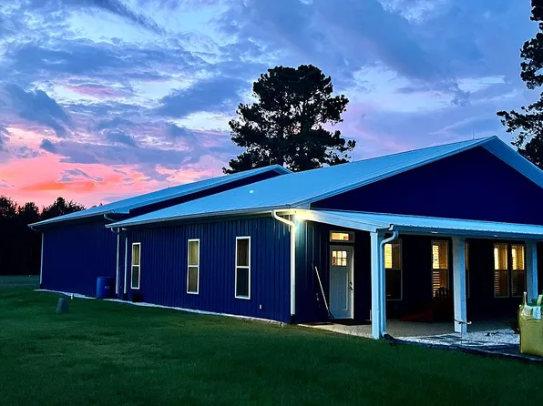 636 Burkelo Rd, Wagener, SC 29164