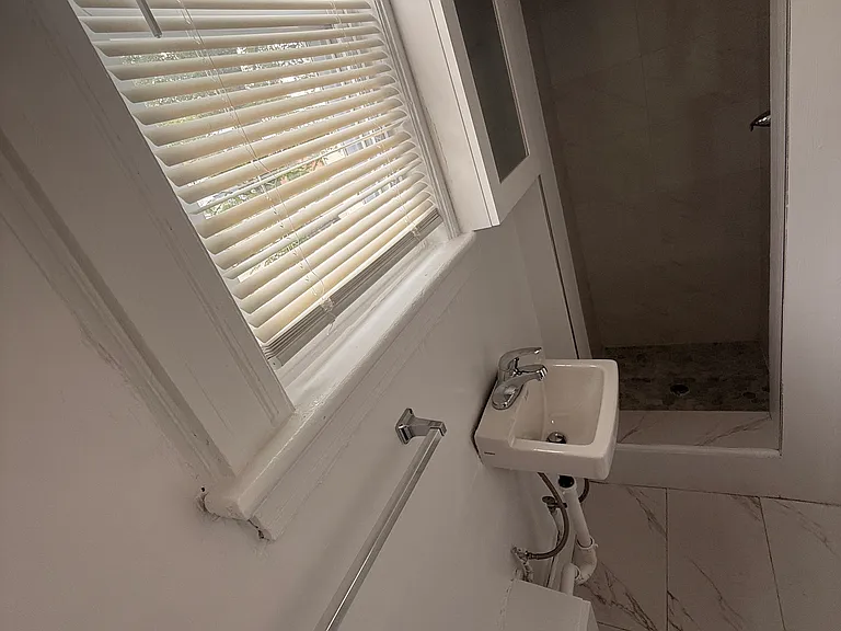 264 9th Ave #6 — Photo 3