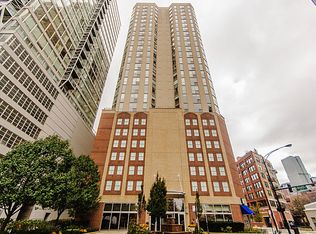 645 N Kingsbury St APT 2509, Chicago, IL 60654