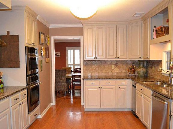 5th image of 8313 Heatherglen Dr