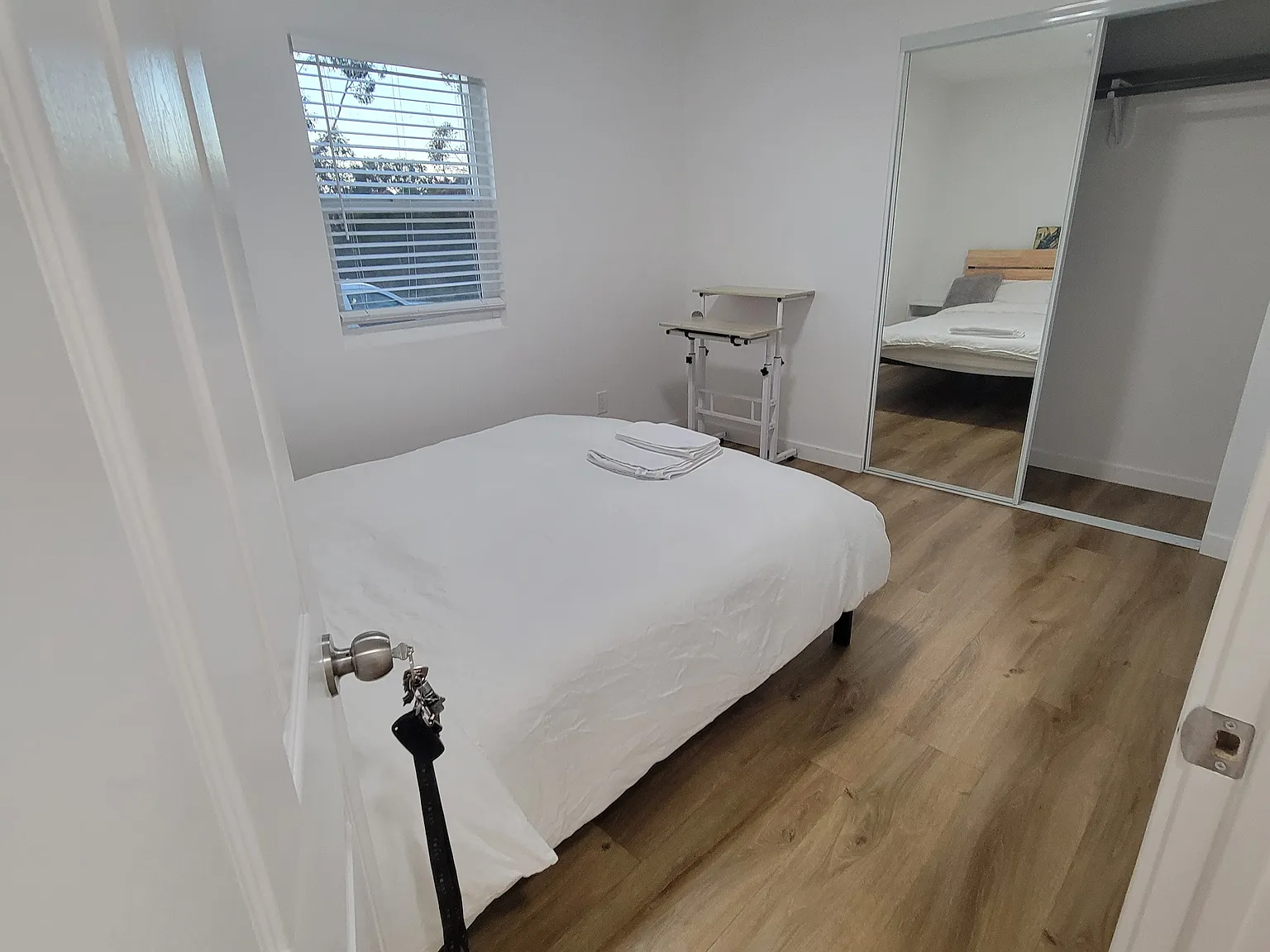 3 bed, 1100 sqft, $1,000 — Photo 2
