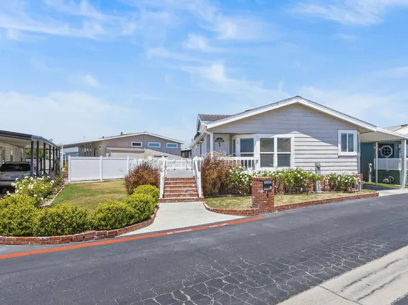 16222 Monterey Ln Space 35, Huntington Beach, CA 92649