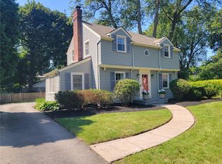 71 Knoll Top Dr, Rochester, NY 14610