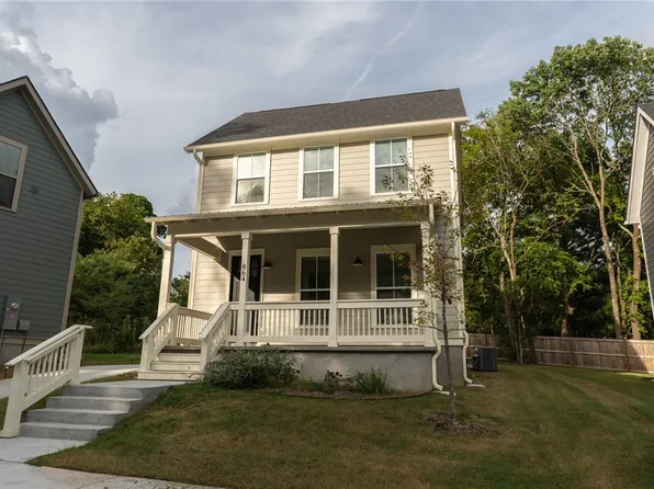 864 S Waxflower Ave, Fayetteville, AR 72701