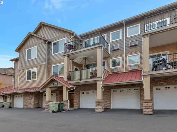 695 NW Falling Waters Ln Unit 401, Portland, OR 97229