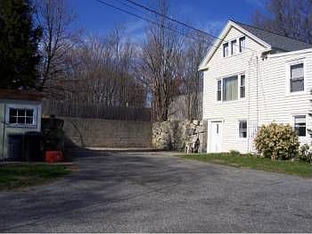 2nd image of 1115 Main St