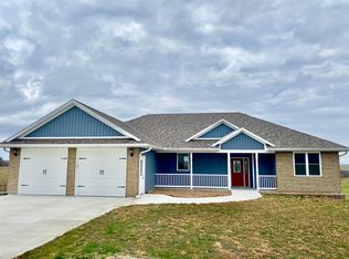 27277 Rolling Hills Dr, Maryville, MO 64468