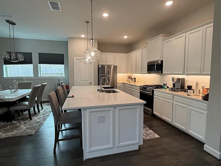 10719 Pleasant View Dr — Photo 3